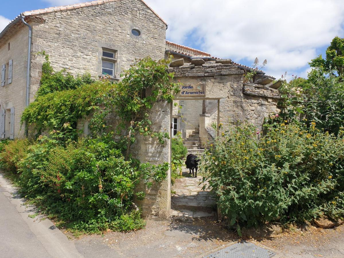 Tusson Chambres D'Hotes Charente Exterior photo